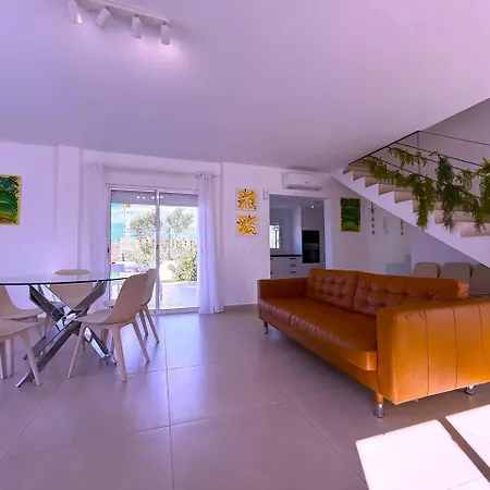 Easytenerife - Modern Princess Willa *